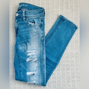 American Eagle Distressed Super Stretch Jeans Size 0 LIKE NEW